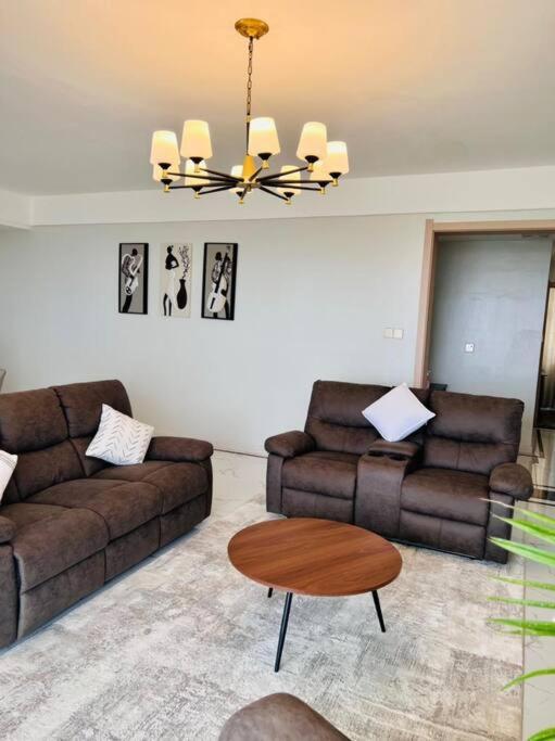 Lovely 3 Bedroom With A View Of The Park Machakos Esterno foto